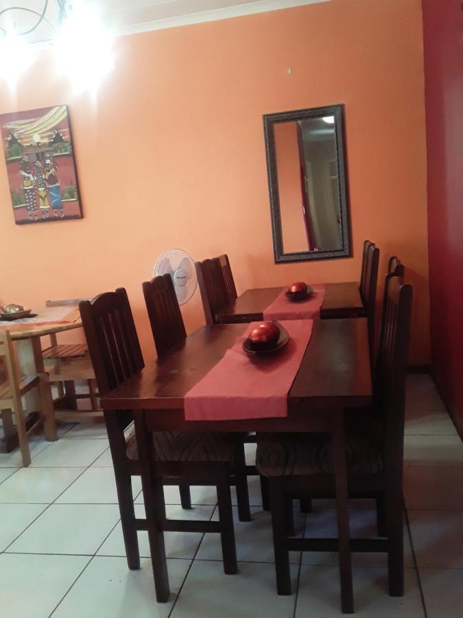 Vuya Nathi Bed And Breakfast Манзини Екстериор снимка
